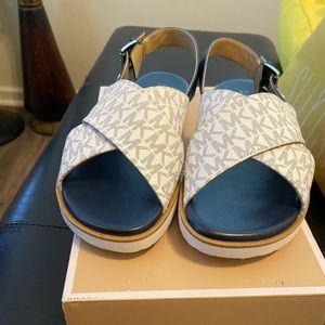 Michael Kors sandals sz 7.5 blue and white